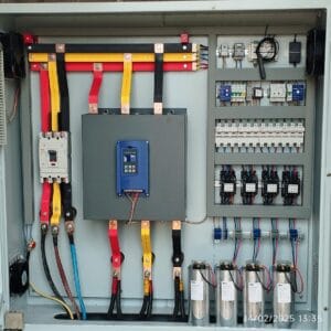 داخل کابین تابلو برق های روکار فلزی نیروگستر ویانا سافت استارتر - مونتاژ کامل