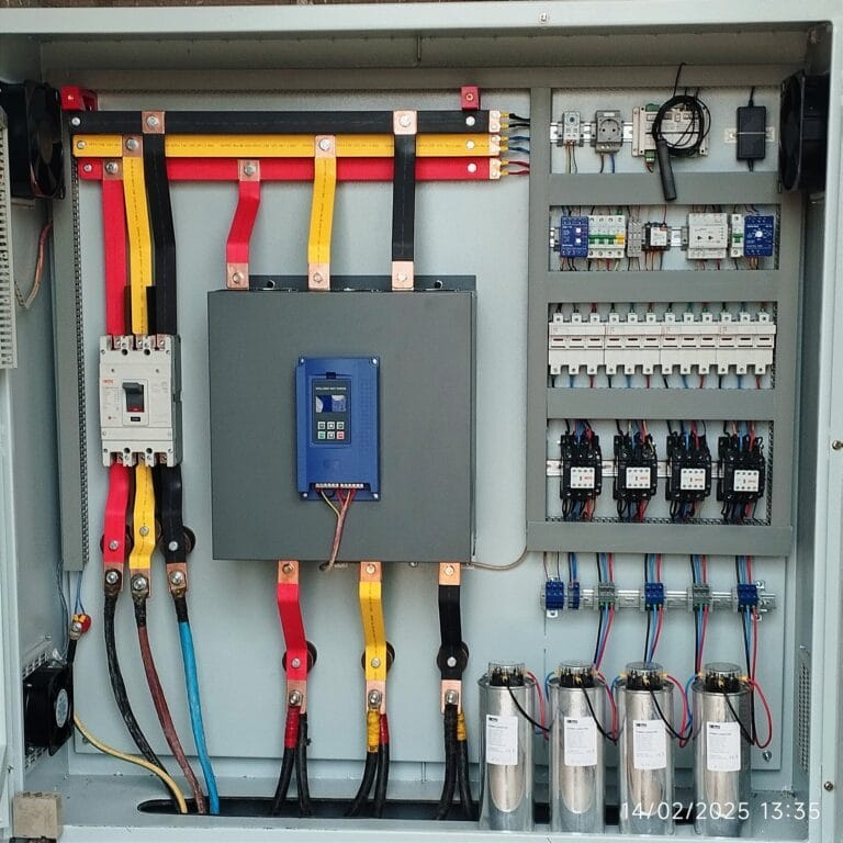 داخل کابین تابلو برق های روکار فلزی نیروگستر ویانا سافت استارتر - مونتاژ کامل